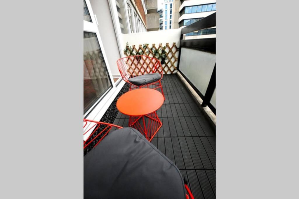 Super Spacious 2 Bedroom Apt 20Mn From Central. Londra Esterno foto