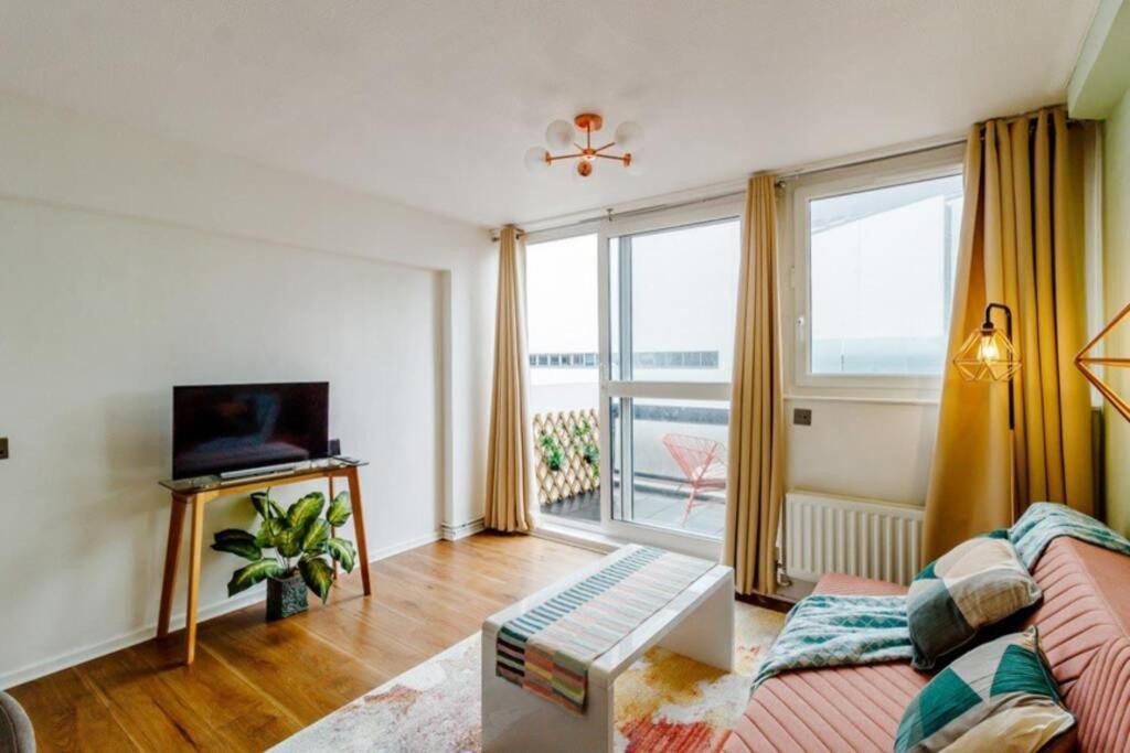 Super Spacious 2 Bedroom Apt 20Mn From Central. Londra Esterno foto